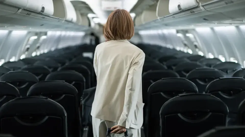 ER Doctor Reveals 2 Essential Safe-Flight Habits