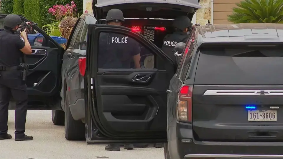Officer wounded as North Side shooting escalates to armed standoff