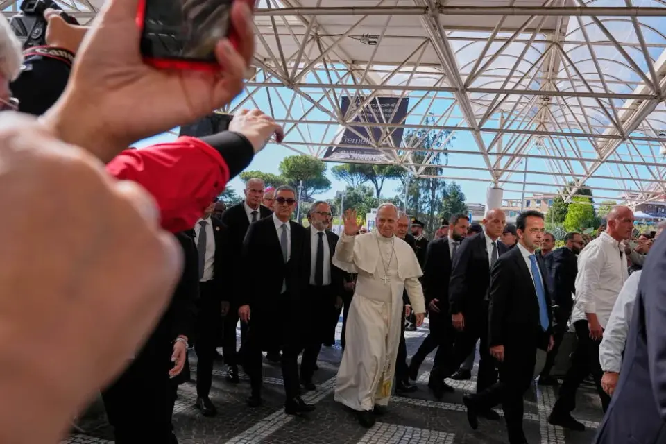 Pope Leo XIV Recovers Calmly After Lung Cancer Surgery, but South America Trip Remains Uncertain