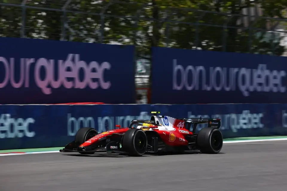 Hamilton tops chaotic Canadian sprint qualifying after Alonso crash