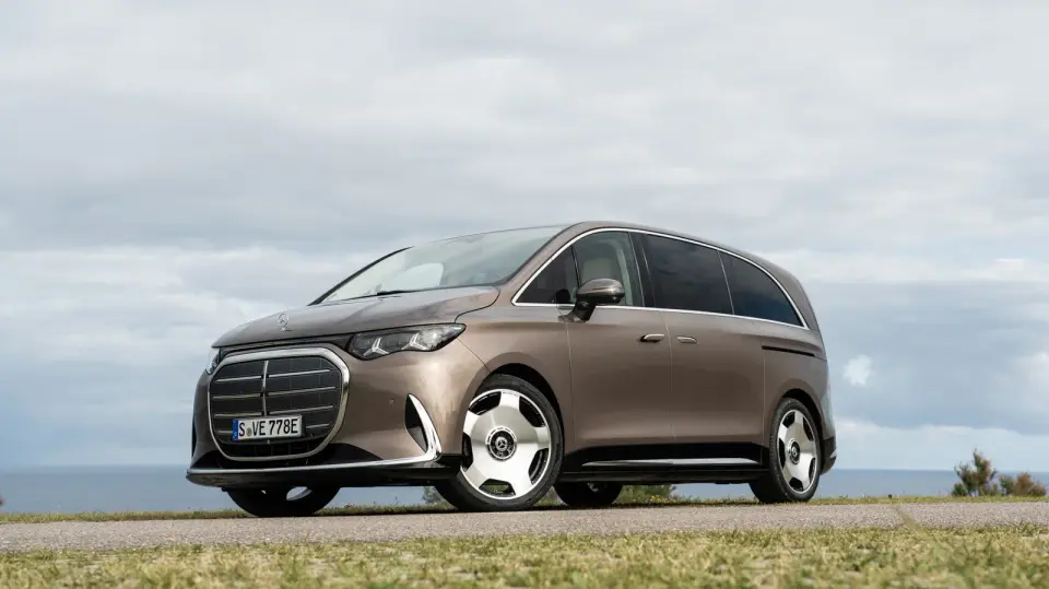 Mercedes-Benz VLE: The 8K Living-Room-On-Wheels Redefining Luxury Vans