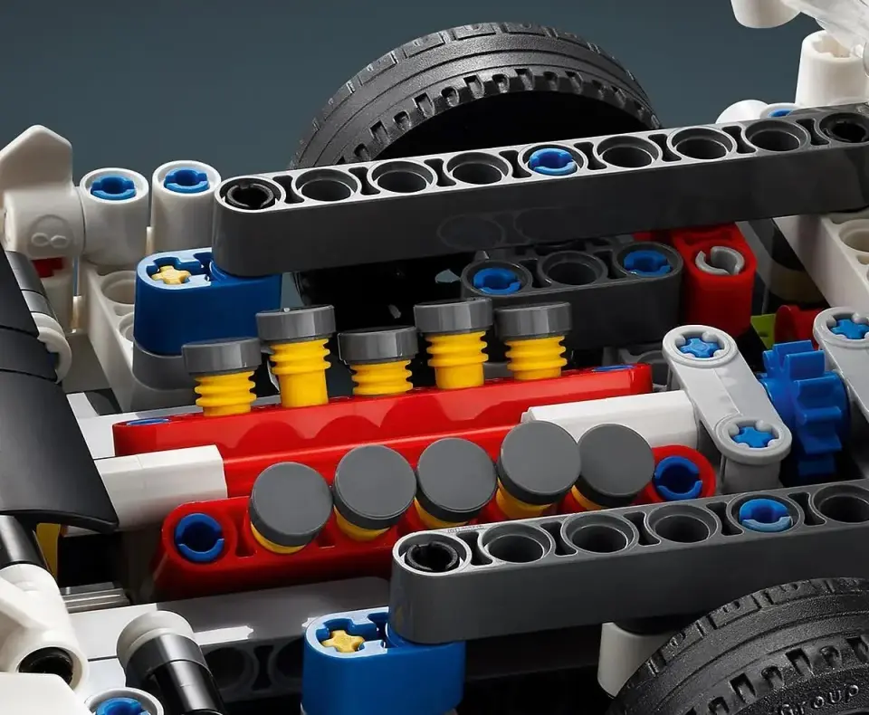 LEGO Technic Unveils 805-Piece Dodge Viper GTS-R with Functional V10 Engine