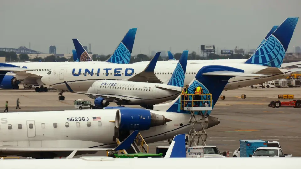 United Airlines Eliminates Flight Segments from Elite Status, Raising Top-Tier Spending Bar