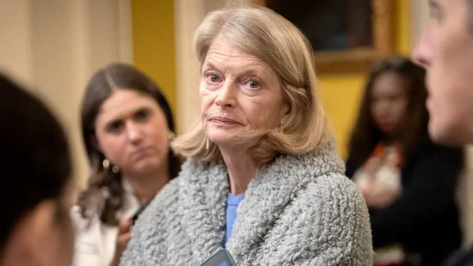 Alaska Senator Murkowski Backs Democrat Kreiss-Tomkins in Governor's Race