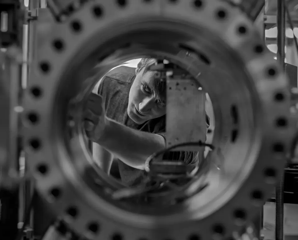 NASA's Dry-Cryogenic Rig Tests Moon-Ready Materials