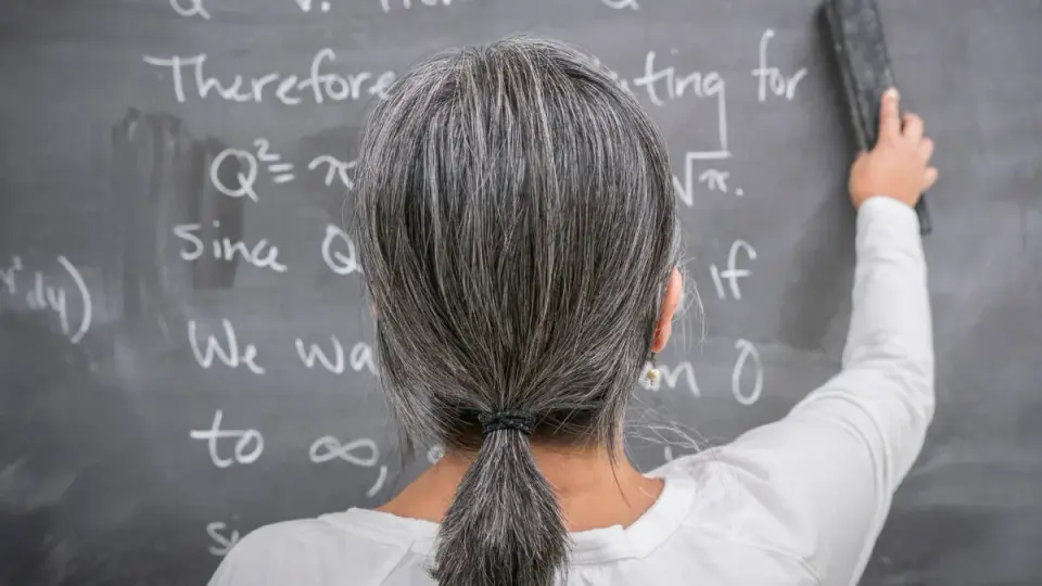 Aging Brain May Be Optimizing for Knowledge Sharing, Not Declining