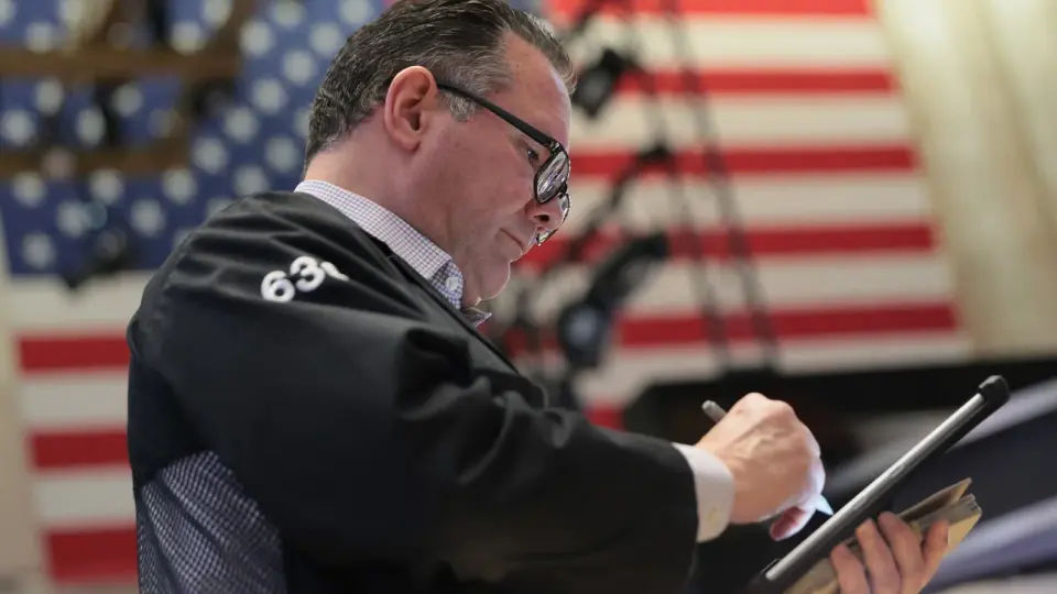 Oil surge and Treasury buybacks push 10-year yield to 4.91% as inflation fears mount