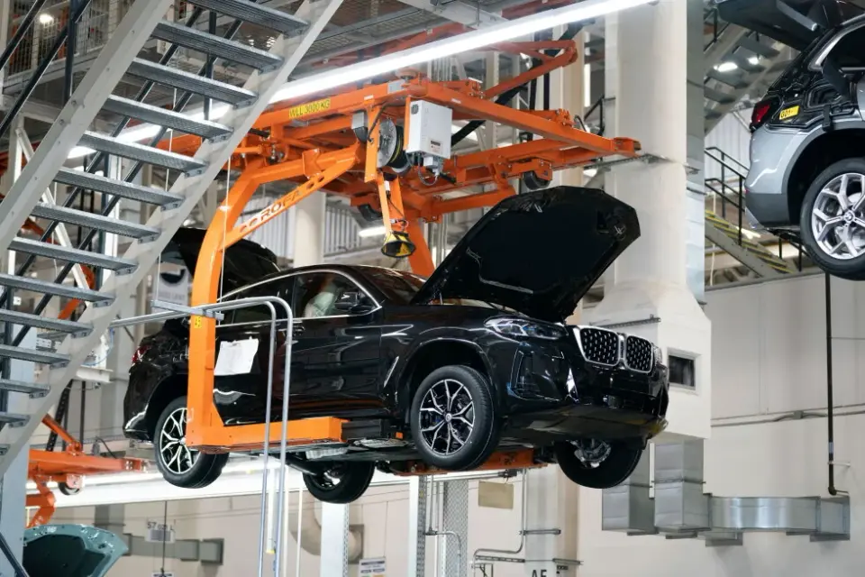 Fact-check: Trump's claim of record US car plant construction is false