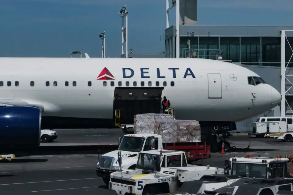 Delta passenger booted and later arrested after refusing to end a phone call mid-flight