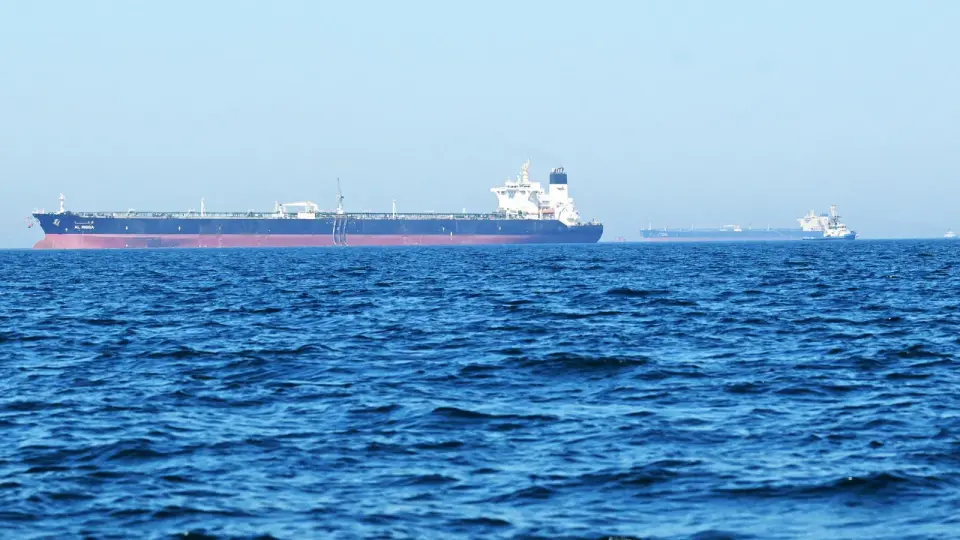 Oil slips as Hormuz export claims outrun private estimates