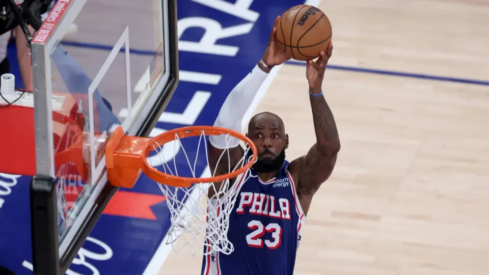 LeBron James Debuts with 76ers, Spoils Knicks' Banner Night with 106-100 Win