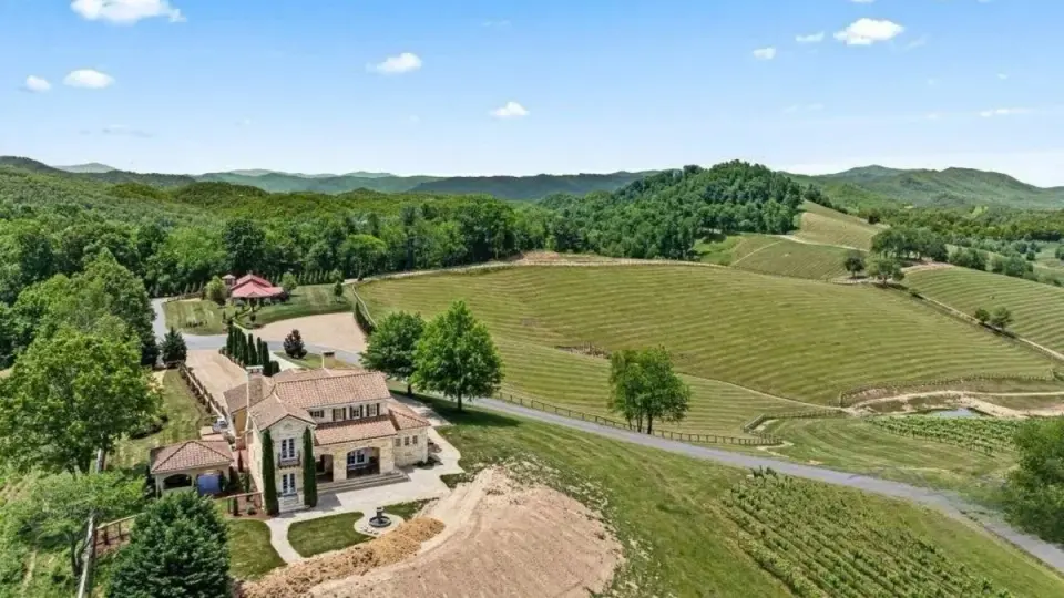 Tuscan Villa Nove: Napa-Style Winery Life in Tennessee for $7.9M