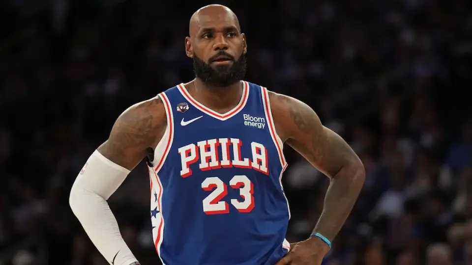 Sixers Spoil Knicks' Banner Night with 106-100 Opener Win