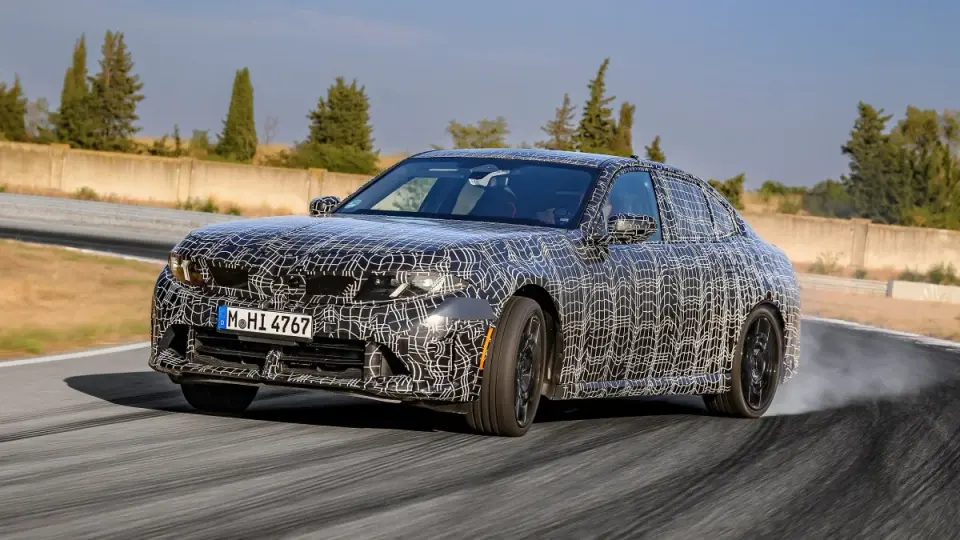 BMW M350 xDrive Debuts with 443 HP and Future-Proof Drift Mode