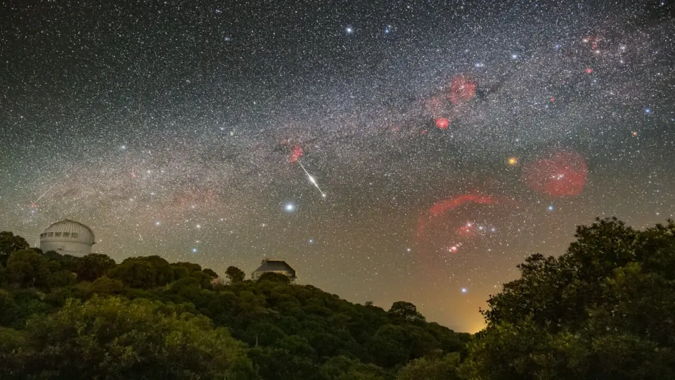 Streaking Meteor Dazzles Sky Over Kitt Peak Observatory