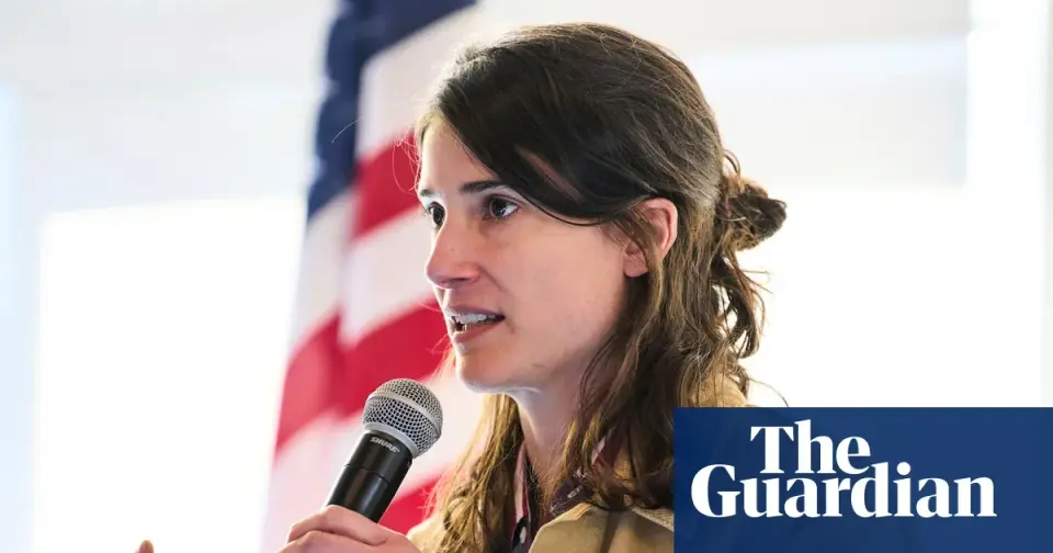 Gluesenkamp Perez advances in crowded WA primary, faces Braun in November