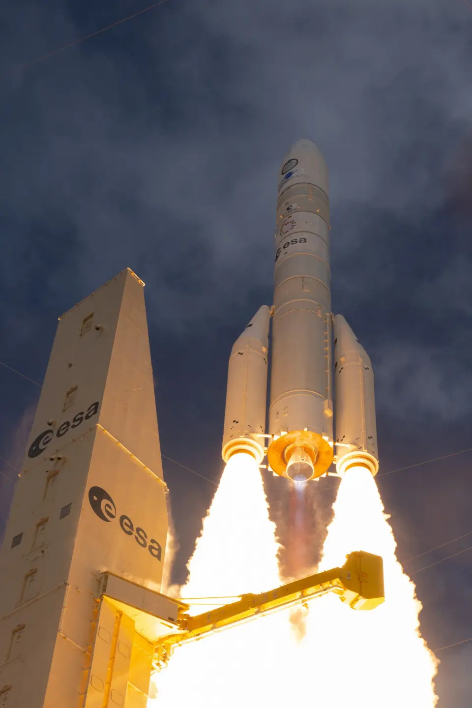 Ariane 6 Debuts with Flexible, Heavy-Lift VA262