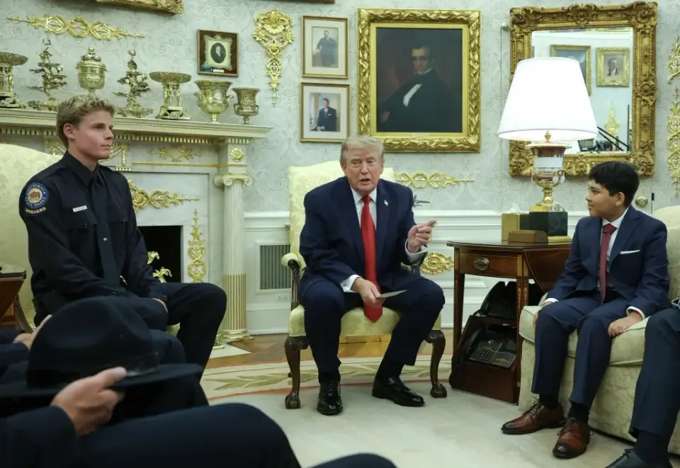Trump Rebukes CNN in Oval Office, Calls Reporters 'Fake News' Over Natalie Harp Question
