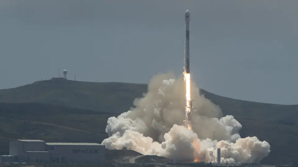 SpaceX Falcon 9 Booster B1067 Reaches 37th Flight, Validating Long-Term Reuse Strategy