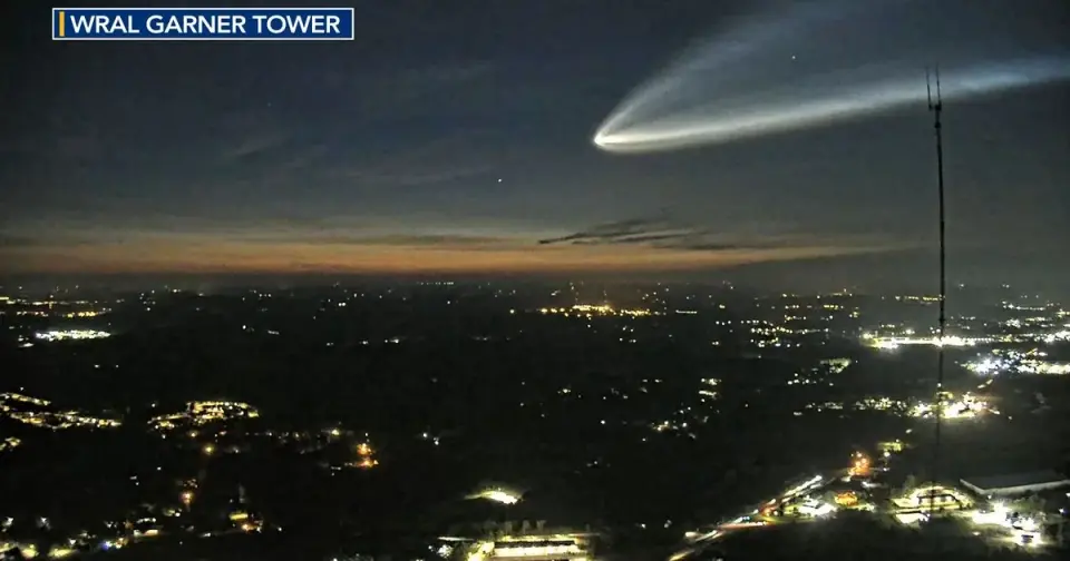 Dawn Starlink launch lights up North Carolina skies