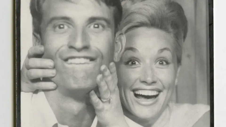Dolly Parton’s Nashville Museum Opens, Revealing Lost Wedding Dress and Interactive Legacy