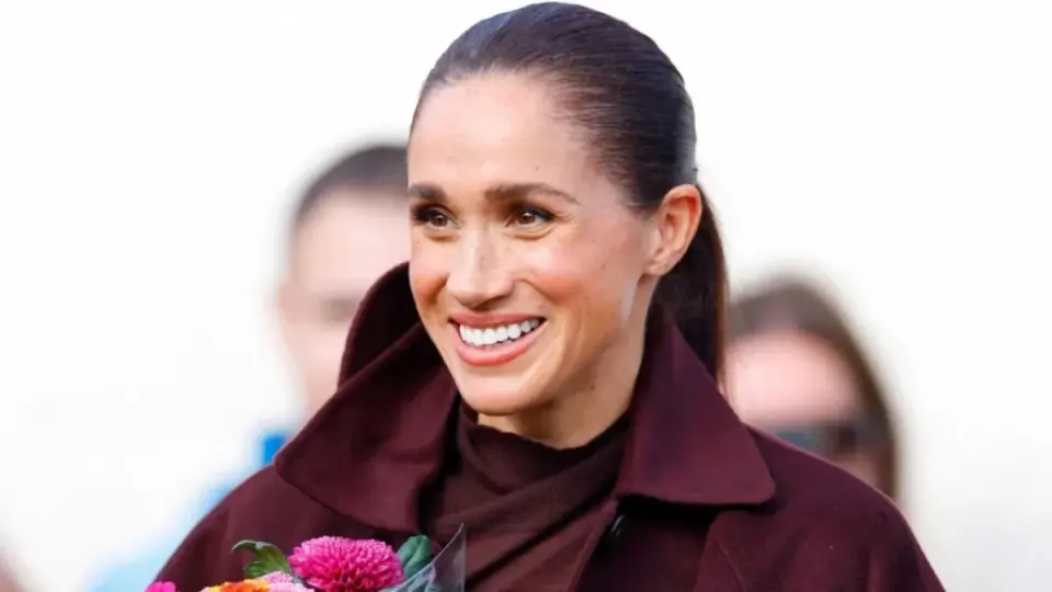 Royal Experts Dismiss Meghan Markle’s UK Departure as Flight from Father’s Abuse Scandal