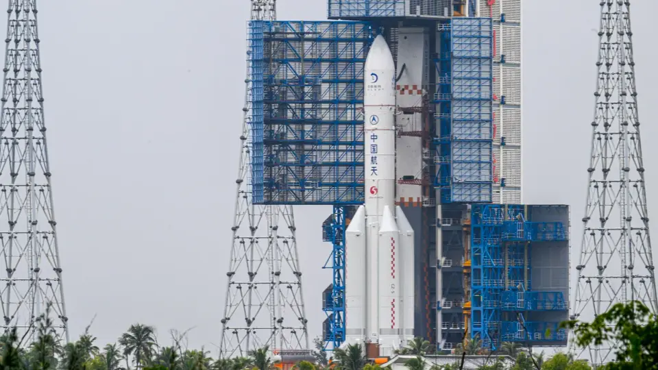 Weather stalls China's ambitious Chang'e 7 moon mission to the south pole