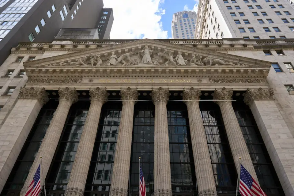 Futures hover as S&P 500 hits record high; retail earnings and inflation data in focus