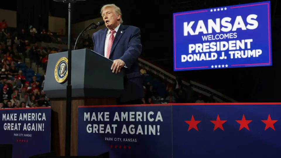 Trump Reverses Cancellation to Hold In-Person Rallies in Kansas and Iowa