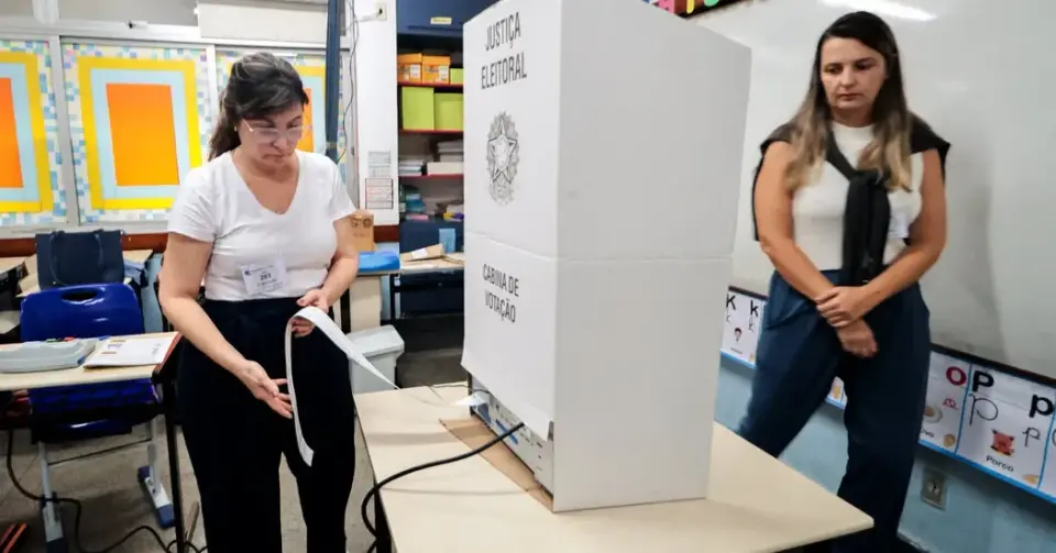 Brazil’s Presidential Race Goes to Runoff as Flávio Bolsonaro Defies Polls to Lead Lula