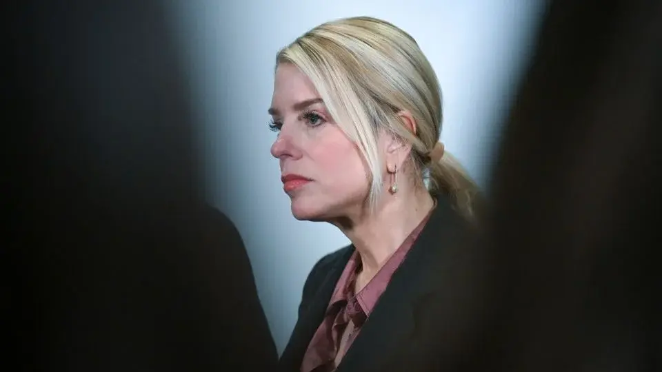 Pam Bondi reveals thyroid cancer diagnosis and ongoing recovery