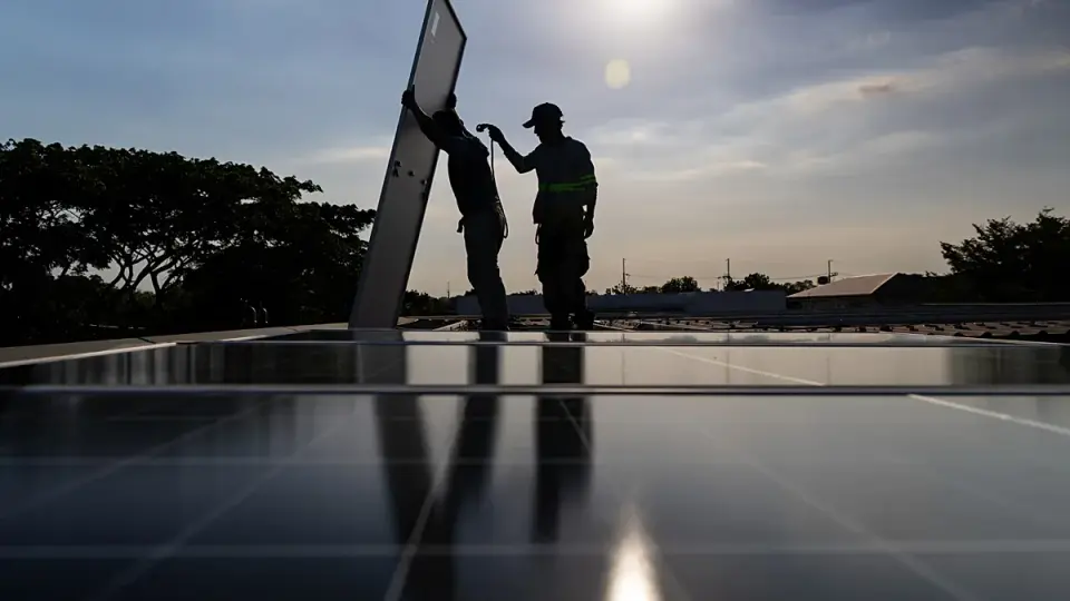 Europe’s Heatwave Triggers Negative Prices as Solar Surges