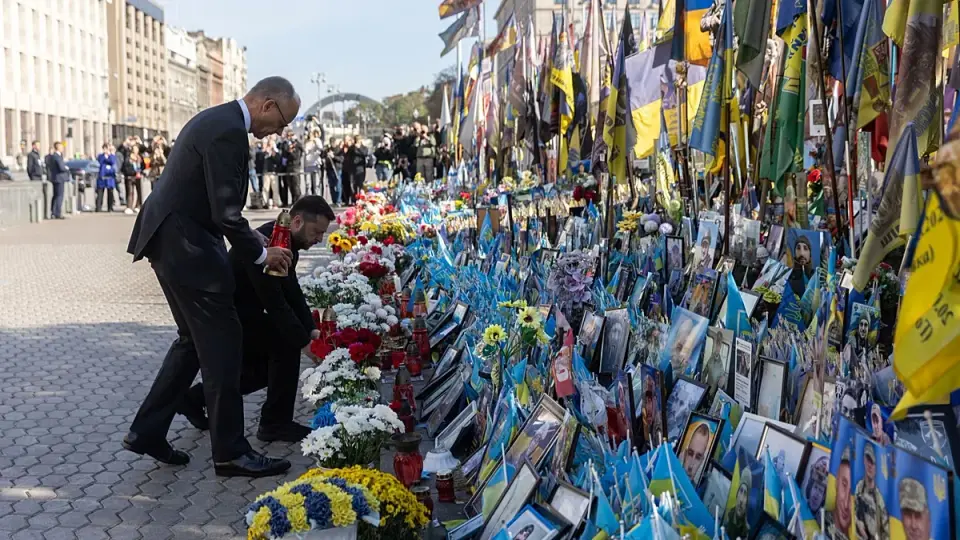 Merz pledges €1.3bn aid in Kyiv as Russia intensifies strikes on bridges