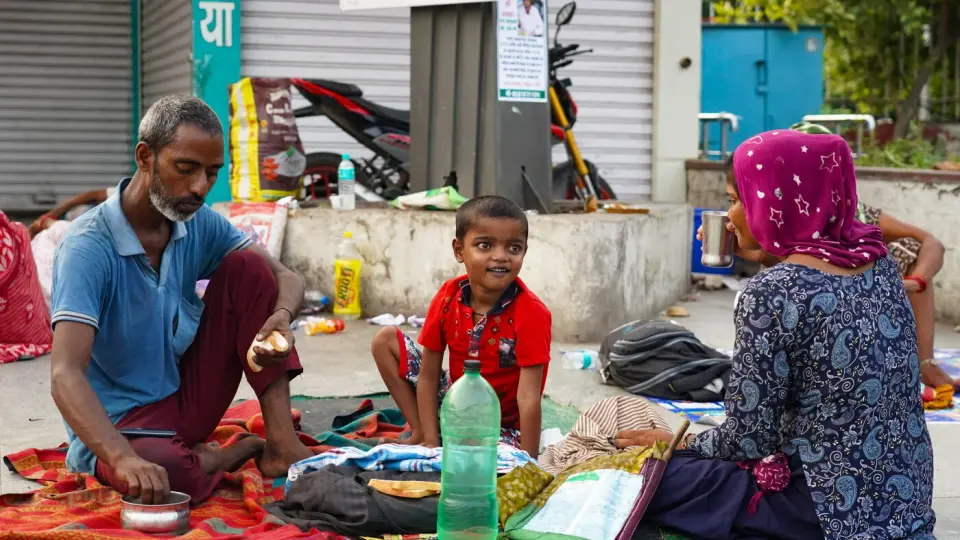Delhi’s Hospital Pavements: A Crisis of Care and Housing