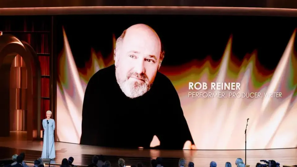 Jamie Lee Curtis Honors Rob Reiner at 78th Emmys, Highlighting His Posthumous 'The Bear' Win
