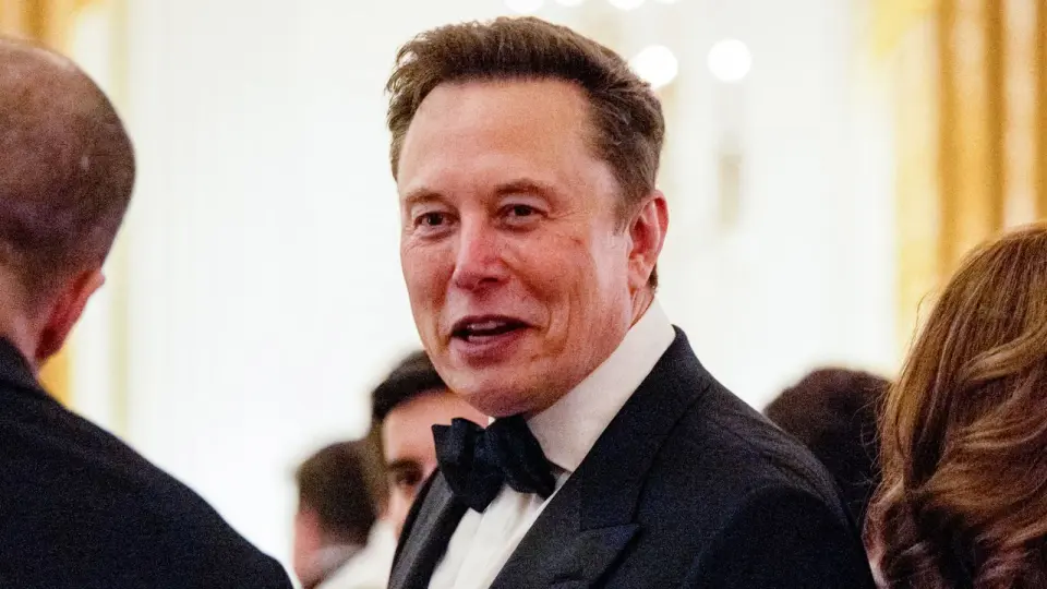 Tesla to Unveil Long-Delayed Roadster at Texas SpaceX Site