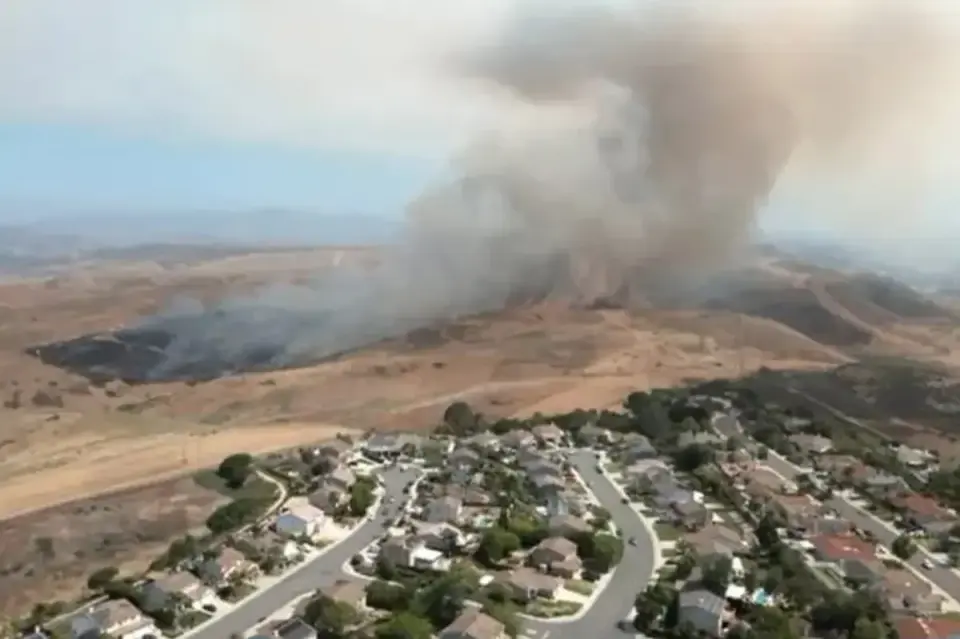 Camp Pendleton brush fire prompts evacuation warnings in Oceanside