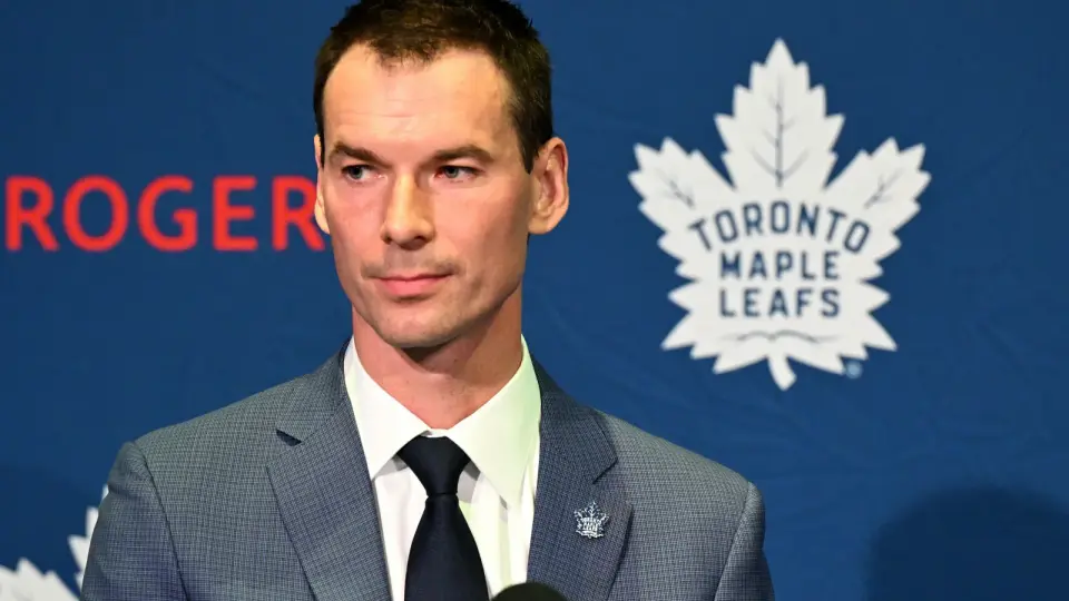 Maple Leafs land No. 1 pick as Canucks miss top spot in NHL draft lottery