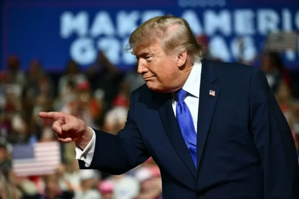 Midterm Voters Link Economic Pain to Government Corruption