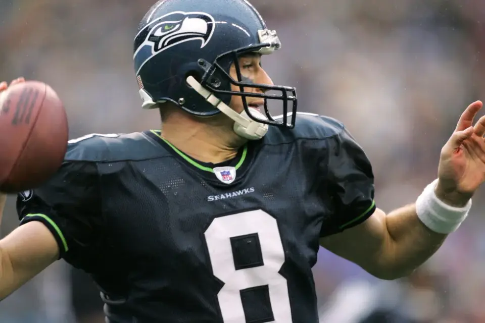 Matt Hasselbeck joins the living-CTE frontier, diagnosing brain disease in real time