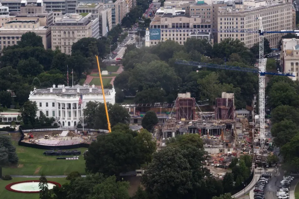 Roberts Lets White House Ballroom Work Continue Ahead of Court Ruling