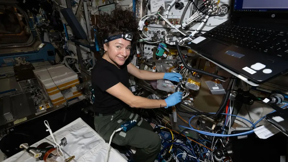 NASA's fridge-sized quantum lab on the ISS expands ultracold-atom research in orbit