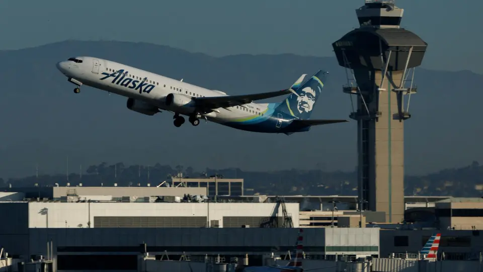 Alaska flight halted during taxi at MIA after disturbance; authorities find no credible threat