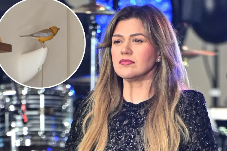 Kelly Clarkson and Brooklyn Shop Art of Play Trade Blasts Over $15,000 Bird Automaton