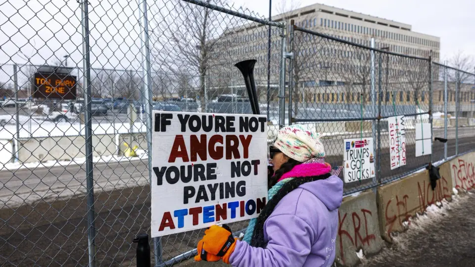 ICE Agents Intercept Habeas Releases at Minnesota Federal Building