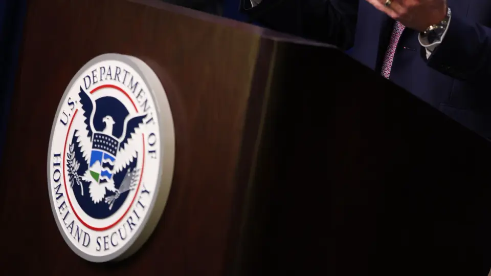 DHS Publicly Enforces DeepSeek Ban in Federal Civilian Agencies