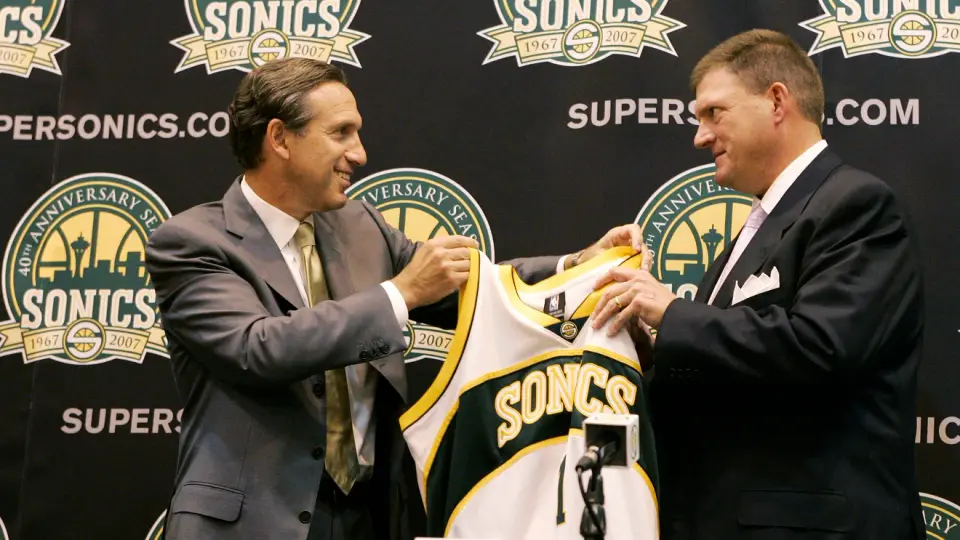Schultz exits Washington with sharp critique as he relocates to Florida