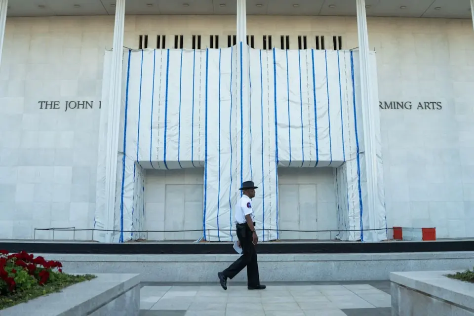 Senate blocks Kennedy Center demolition bill after lone GOP objection