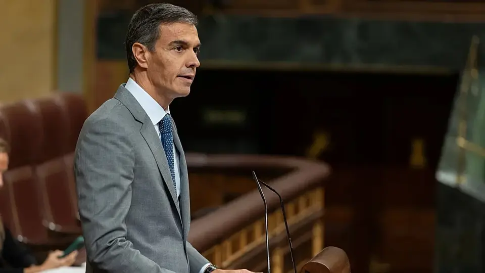 Sánchez Calls November 29 Snap Election After Housing Defeat and Rising Political Pressure