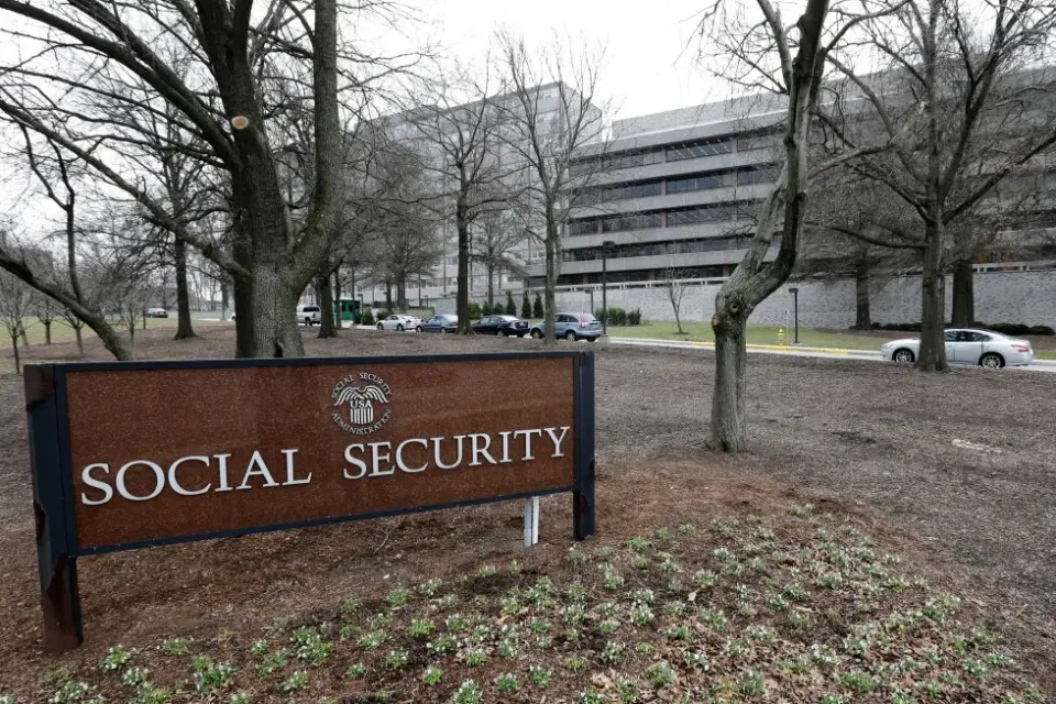 Lawmakers float debt-funded fund and payroll-tax tweaks to shore up Social Security